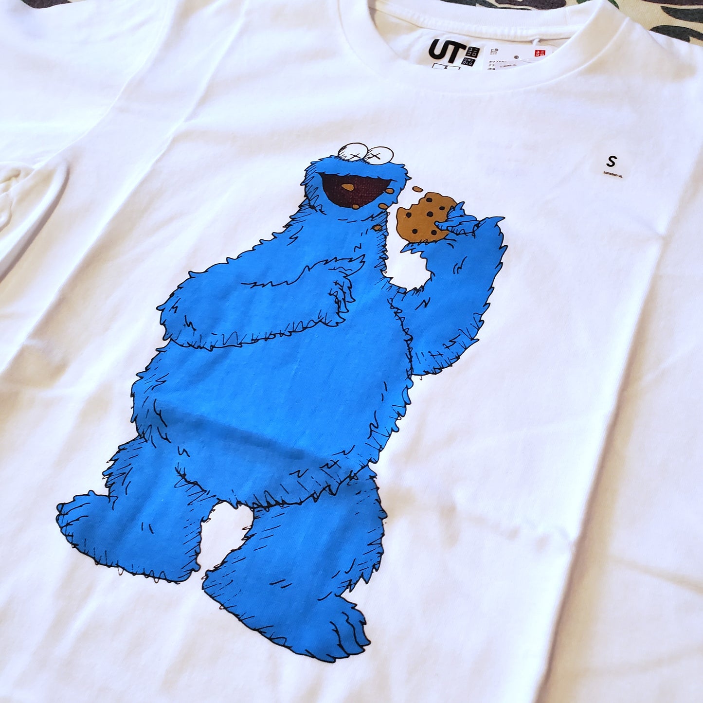 KAWs x Sesame Street x Uniqlo UT Cookie Monster Graphic Shirt White/Blue