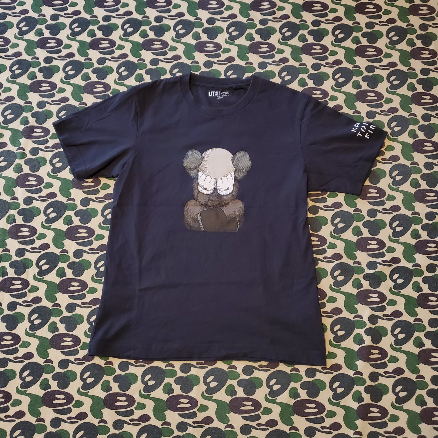 KAWs x Uniqlo UT Figure/Tokyo Graphic Shirt Black